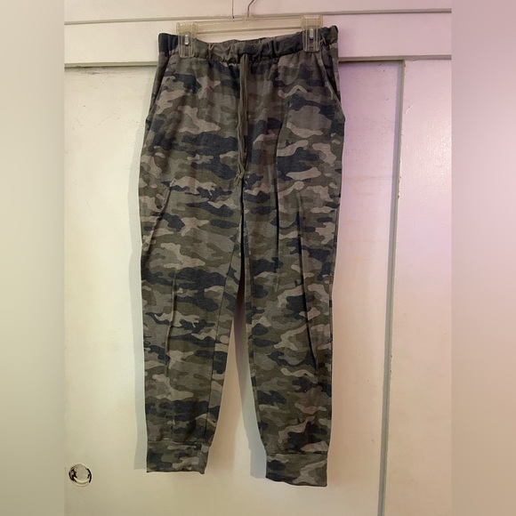 XL Camo sweats - Picture 1 of 6